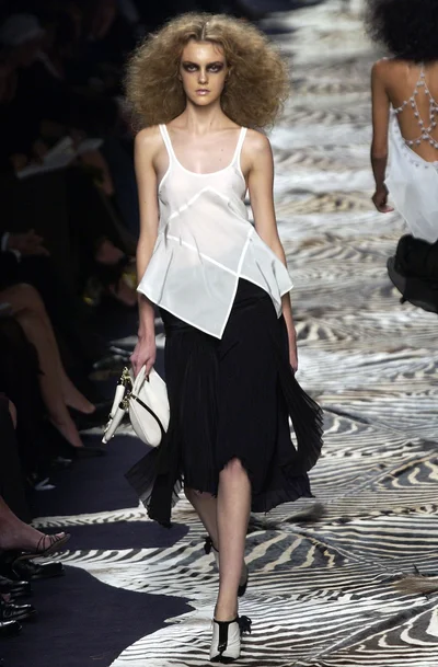 Look 16